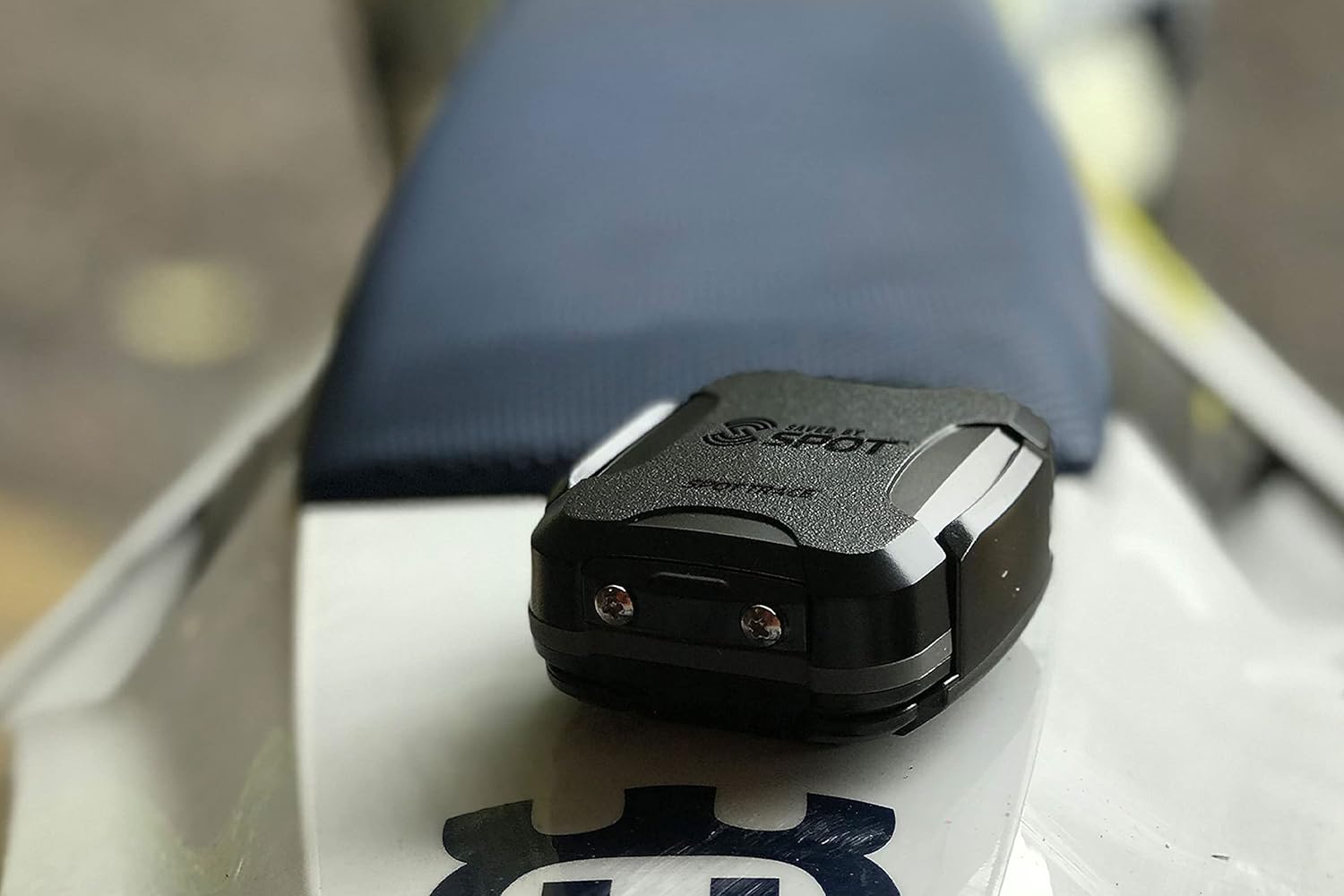 Spot Trace GPS-Tracker | Kompaktes Satellitenortungsgerät für Fahrzeuge, Boote, Mobile Ausrüstung & abgelegene Vermögenswerte | Globalstar-Satellitennetzwerk | Abonnement erforderlich