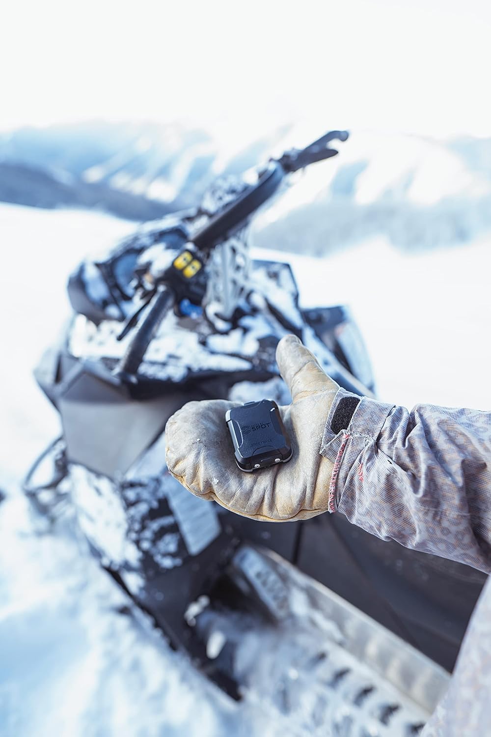 Spot Trace GPS-Tracker | Kompaktes Satellitenortungsgerät für Fahrzeuge, Boote, Mobile Ausrüstung & abgelegene Vermögenswerte | Globalstar-Satellitennetzwerk | Abonnement erforderlich