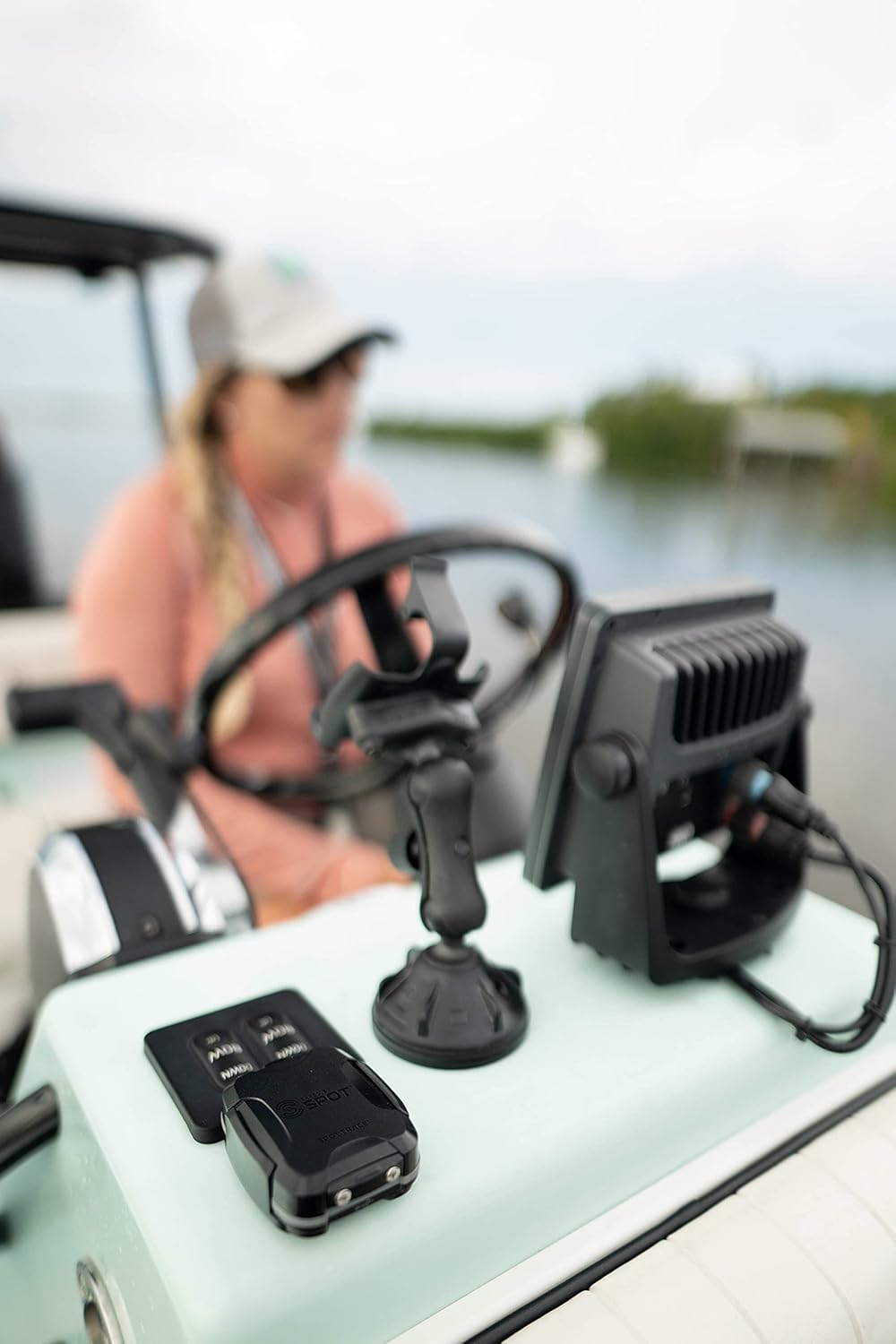 Spot Trace GPS-Tracker | Kompaktes Satellitenortungsgerät für Fahrzeuge, Boote, Mobile Ausrüstung & abgelegene Vermögenswerte | Globalstar-Satellitennetzwerk | Abonnement erforderlich